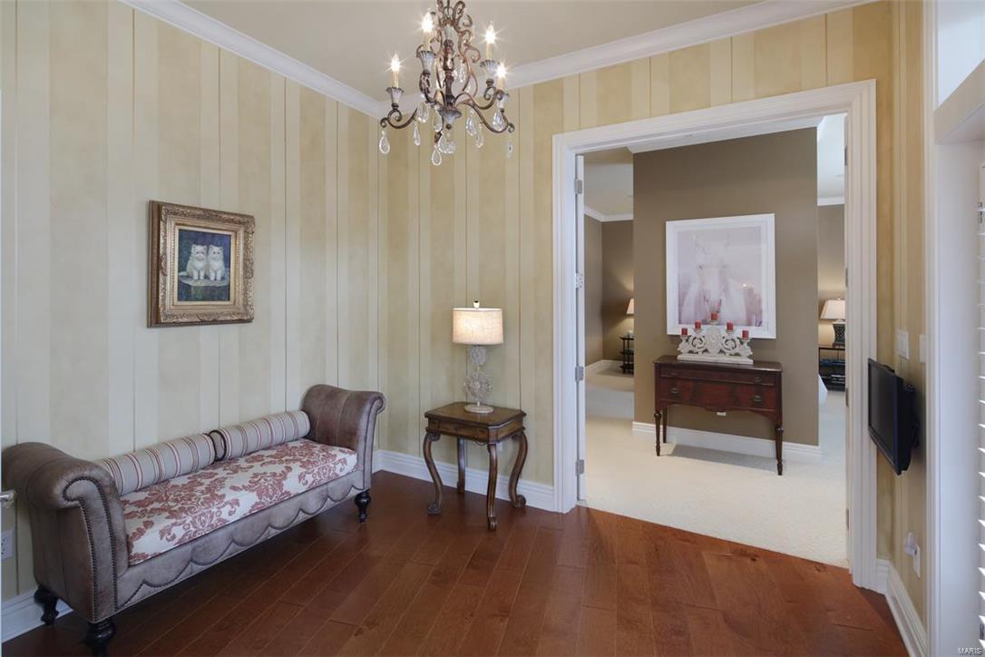 Delmonico Condo - Residential