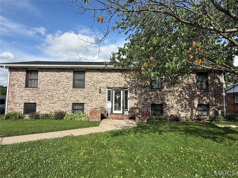 Photo of 66 Homestead, Hannibal, MO 63401 (MLS # 26036367)