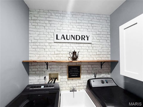 Tiny photo for 515 N Main Cross Street, Bowling Green, MO 63334 (MLS # 26045501)
