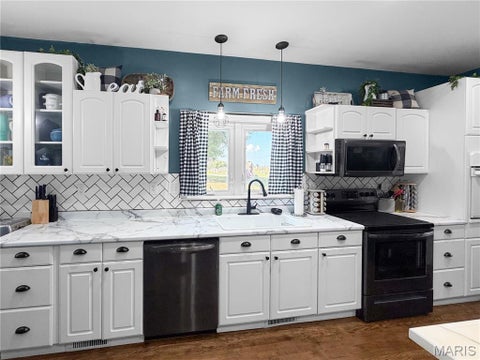 Tiny photo for 515 N Main Cross Street, Bowling Green, MO 63334 (MLS # 26045501)