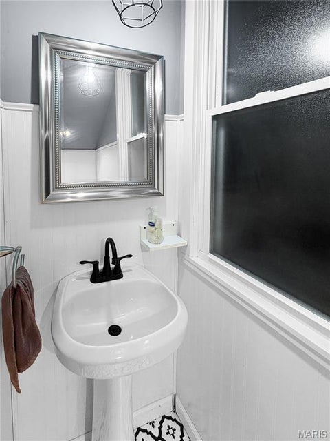 Tiny photo for 515 N Main Cross Street, Bowling Green, MO 63334 (MLS # 26045501)