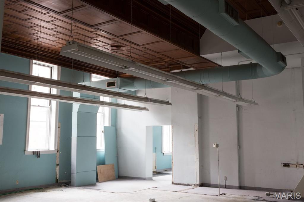 City/St Louis - Commercial Sale