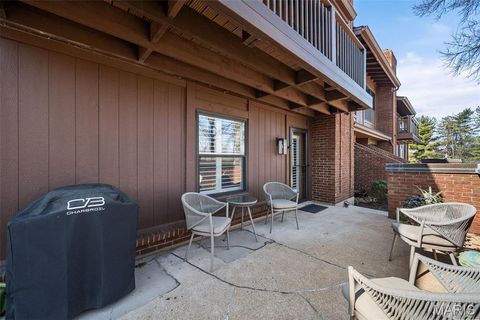 Tiny photo for 1902 Meadowtree Lane #1, Kirkwood, MO 63122 (MLS # 26013553)