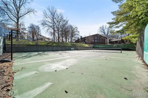 Tiny photo for 1902 Meadowtree Lane #1, Kirkwood, MO 63122 (MLS # 26013553)