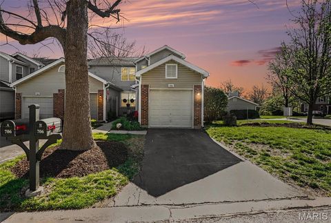 Photo of 706 Woodside Trails Drive #B, Ballwin, MO 63021 (MLS # 26020762)