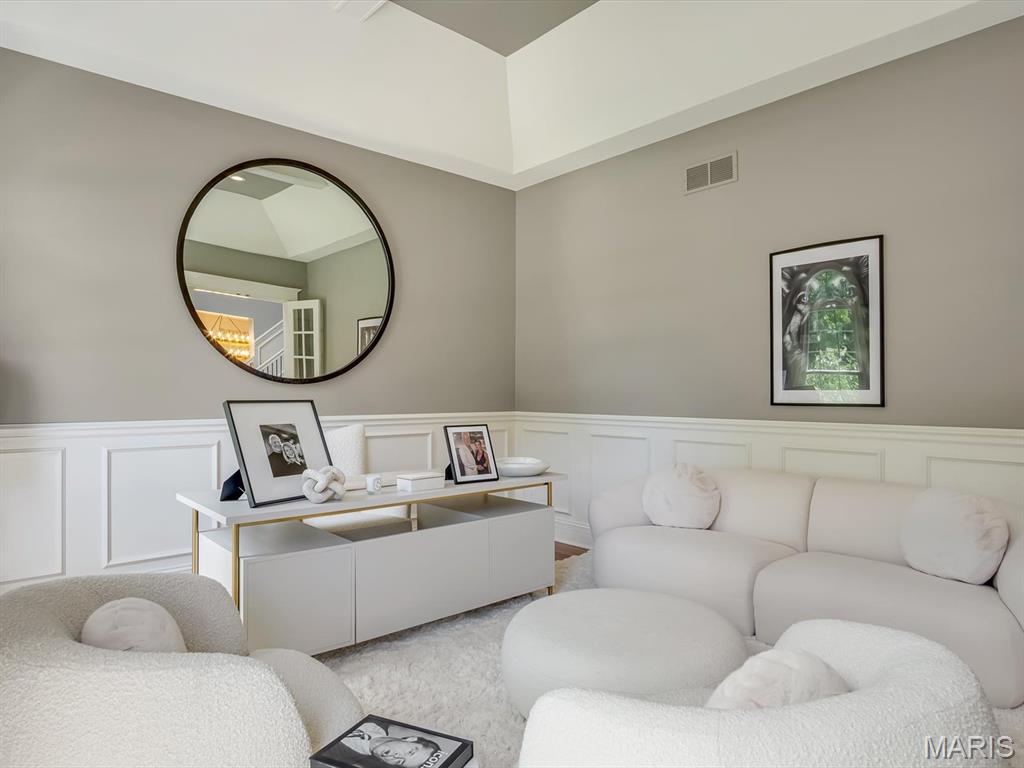 3025 Sunset Hills Blvd S, Edwardsville, IL, 62025, USA, 6 Bedrooms Bedrooms, ,6 BathroomsBathrooms,Residential,Active,3025 Sunset Hills Blvd S,26032642