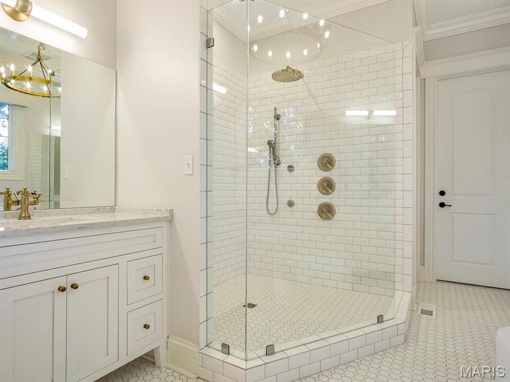 3025 Sunset Hills Blvd S, Edwardsville, IL, 62025, USA, 6 Bedrooms Bedrooms, ,6 BathroomsBathrooms,Residential,Active,3025 Sunset Hills Blvd S,26032642