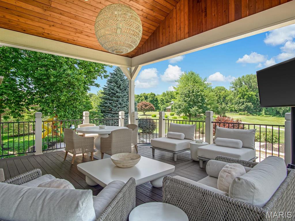 3025 Sunset Hills Blvd S, Edwardsville, IL, 62025, USA, 6 Bedrooms Bedrooms, ,6 BathroomsBathrooms,Residential,Active,3025 Sunset Hills Blvd S,26032642