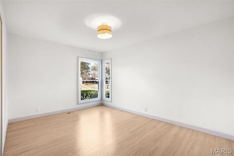 Tiny photo for 827 Woodruff Drive, Ballwin, MO 63011 (MLS # 25075549)