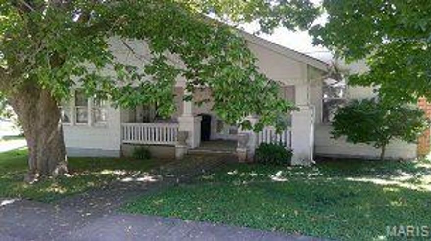 Property is being sold AS IS.  Great investment property to flip or remodel for future leasing.  Some of the specifics are unknown as this is a foreclosure property.