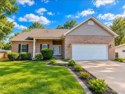 381 HIGH POINT DR, EDWARDSVILLE, IL 62025 - Image ee2ef554b4b9f0df255886a48fc80916/1914690761