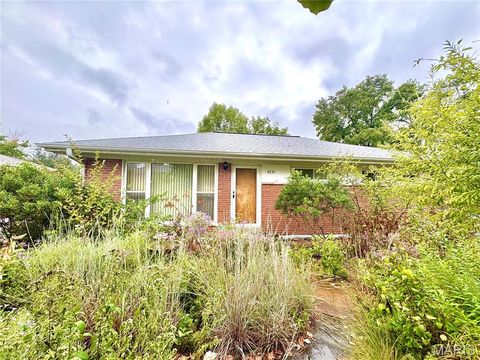 8737 Villa Crest Drive Crestwood MO 63126