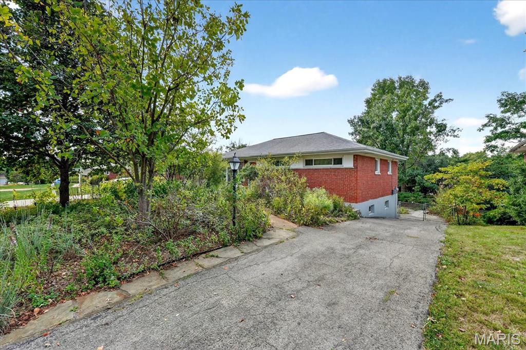 8737 Villa Crest Drive