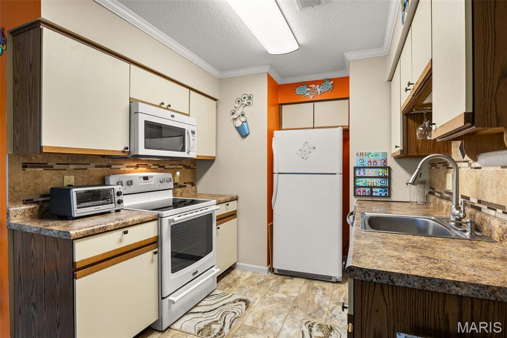 Maywood Condo # 5 - Residential