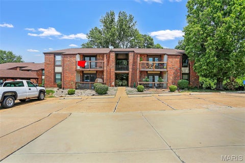 Photo of 6824 Cottage Grove Lane #F, St Louis, MO 63129 (MLS # 26046898)