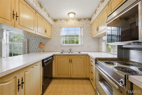 Tiny photo for 11872 Cresta Verde Drive #B, St Louis, MO 63146 (MLS # 26056818)
