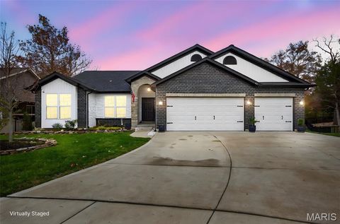 Photo of 717 Ramblewood Circle, Wentzville, MO 63385 (MLS # 25073532)