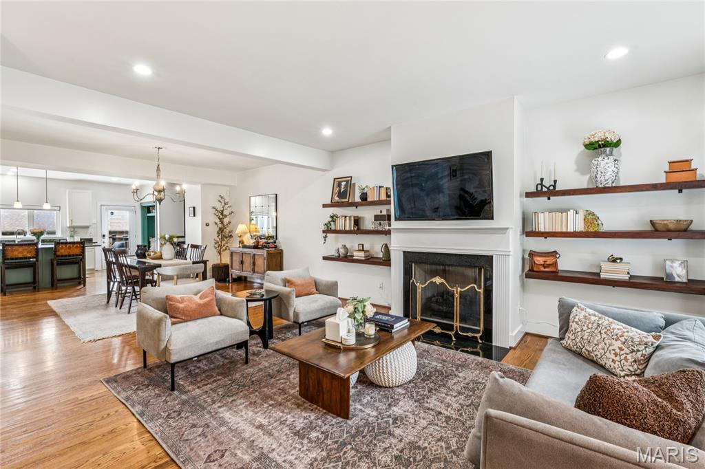 Gaslight Square East - Residential