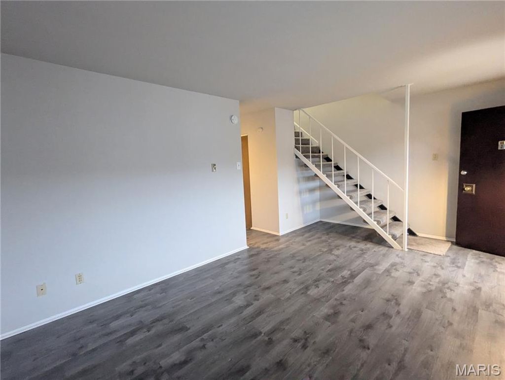 Photo of 7411 Hazelcrest Drive, Hazelwood, MO 63042 (MLS # 25072891)