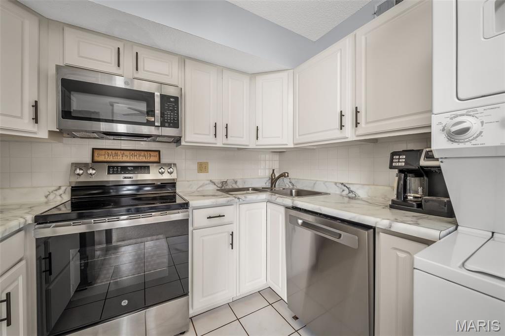 Brentwood Forest Condo Ph Eight - Residential