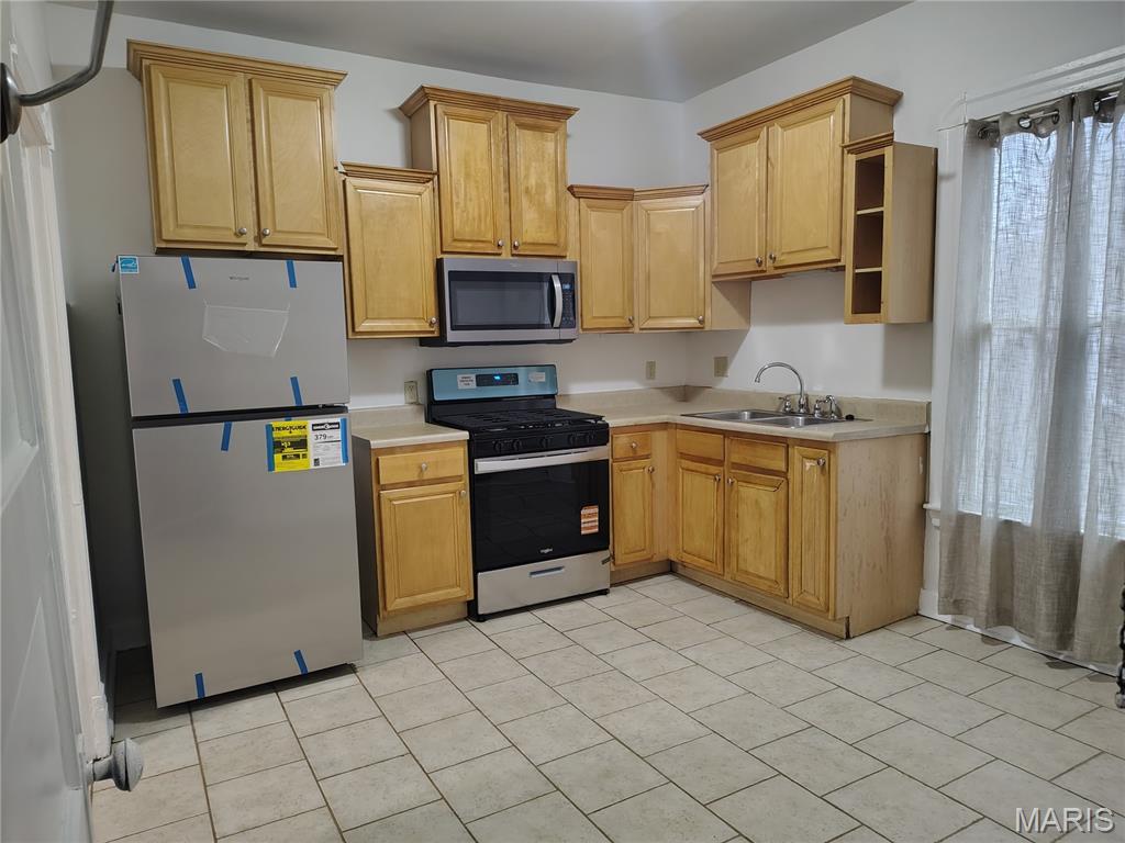 Shields Sub Of Sutton Tr - Residential Lease