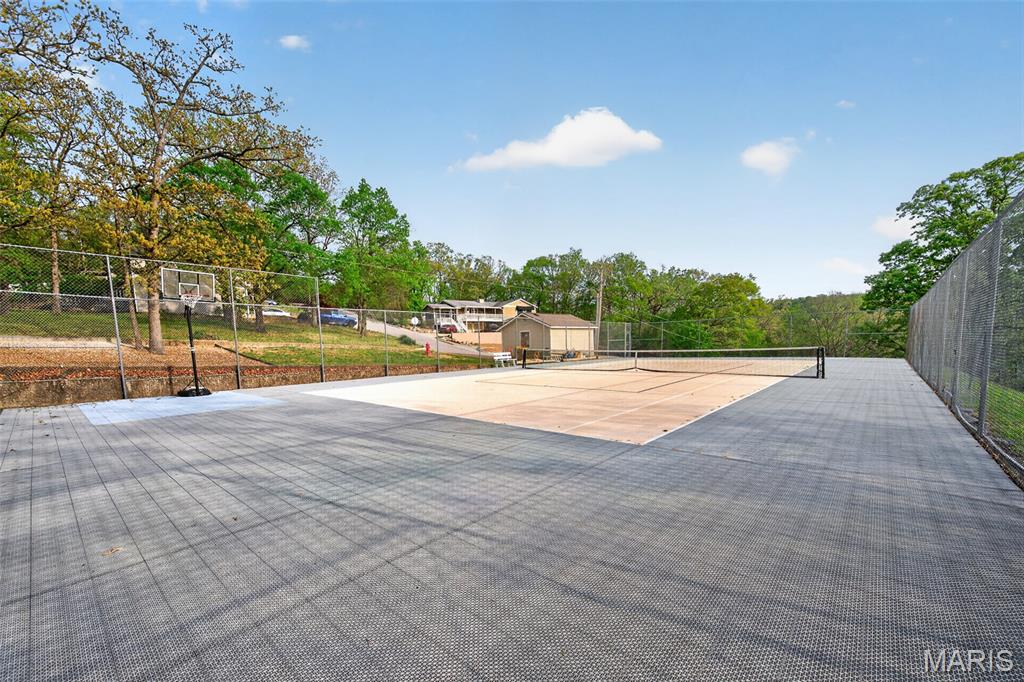 Indian Pointe Condominium - Residential