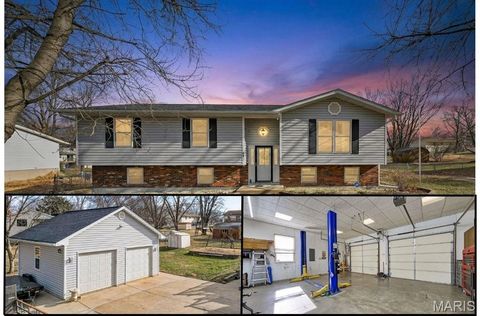 Photo of 804 Meyer Road, Wentzville, MO 63385 (MLS # 26000156)