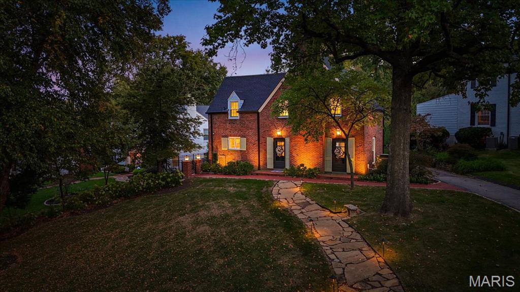 Photo of 35 Willow Hill Road, St Louis, MO 63124 (MLS # 26054545)