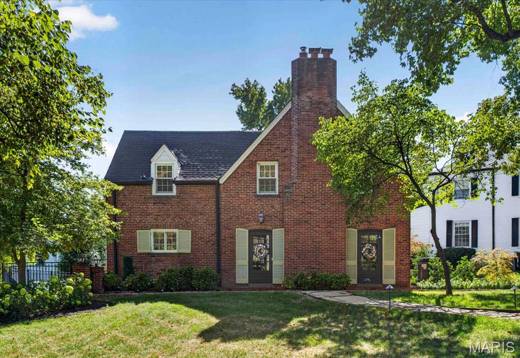 Photo of 35 Willow Hill Road, St Louis, MO 63124 (MLS # 26054545)