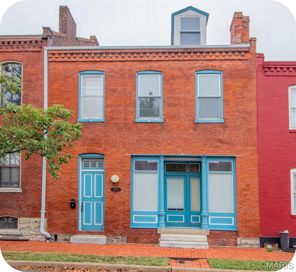 Photo of 2005 S 11th Street, St Louis, MO 63104 (MLS # 25072775)