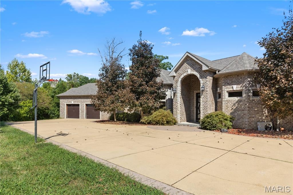 4068 Fleur Du Bois Drive