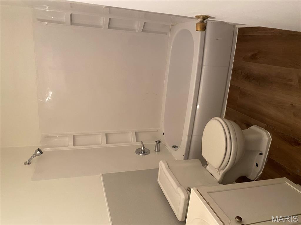 Hutchinsons Add 03 - Residential Lease