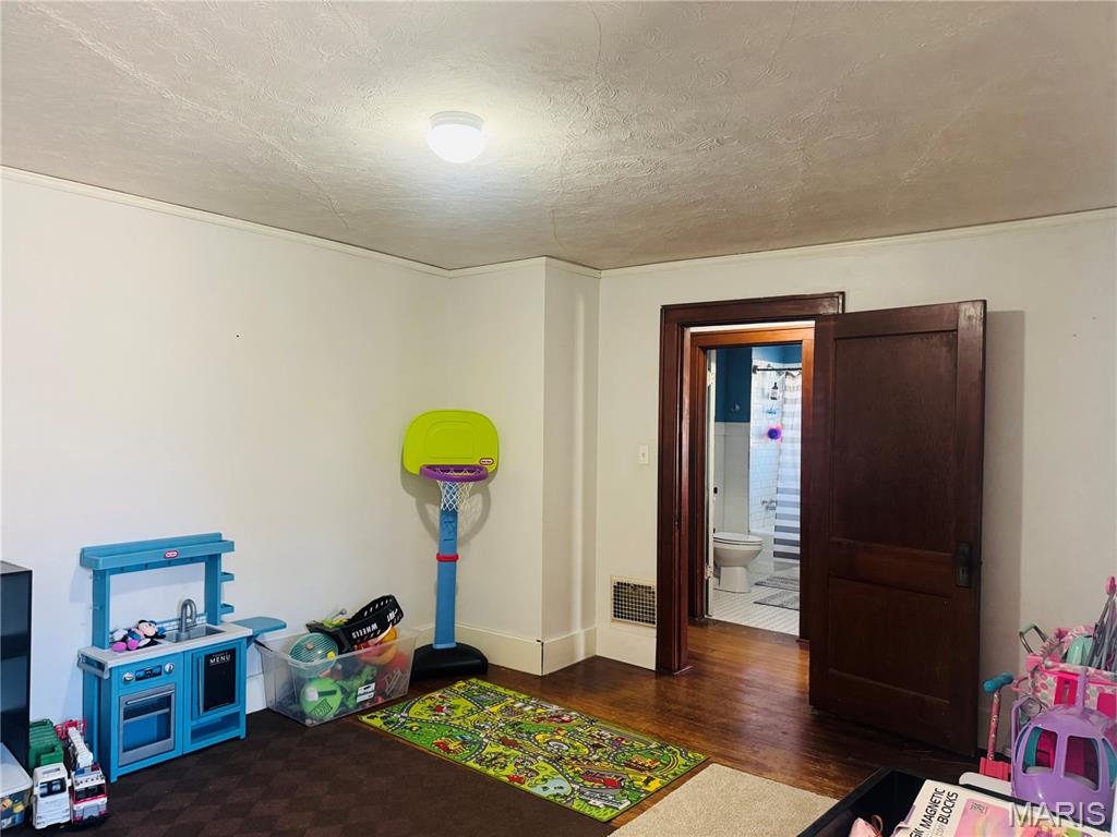 Eure Place - Residential