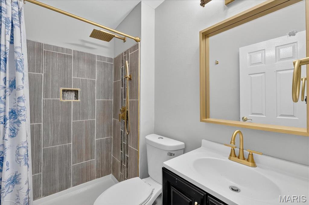 Florissant, Missouri 63033, United States, 4 Bedrooms Bedrooms, ,2 BathroomsBathrooms,Residential,Active,223918