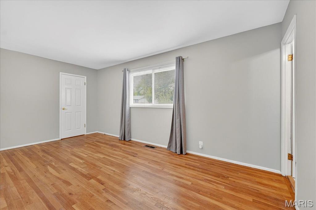 Florissant, Missouri 63033, United States, 4 Bedrooms Bedrooms, ,2 BathroomsBathrooms,Residential,Active,223918