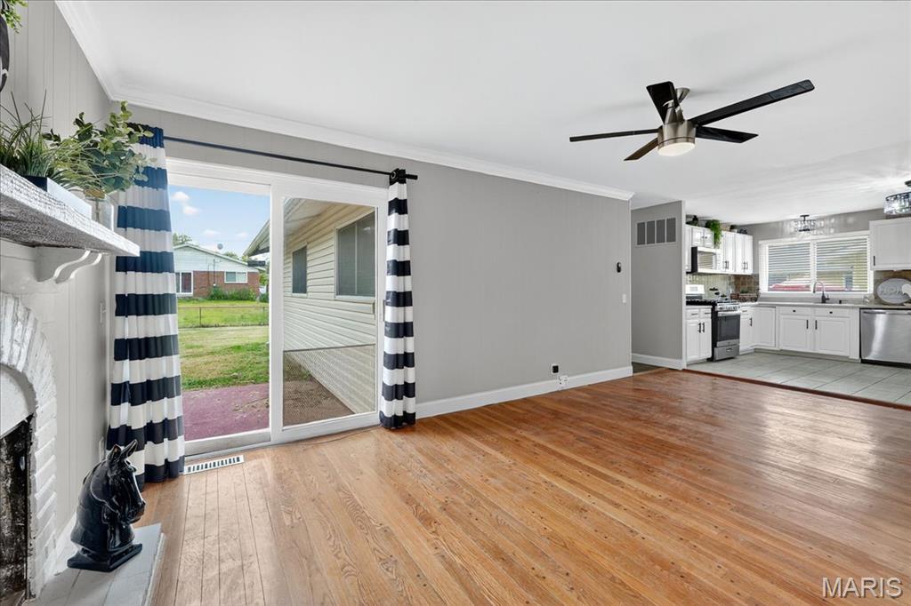 Florissant, Missouri 63033, United States, 4 Bedrooms Bedrooms, ,2 BathroomsBathrooms,Residential,Active,223918