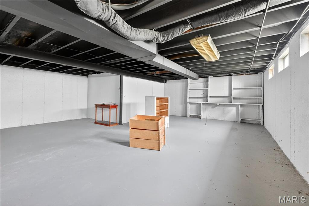 Florissant, Missouri 63033, United States, 4 Bedrooms Bedrooms, ,2 BathroomsBathrooms,Residential,Active,223918