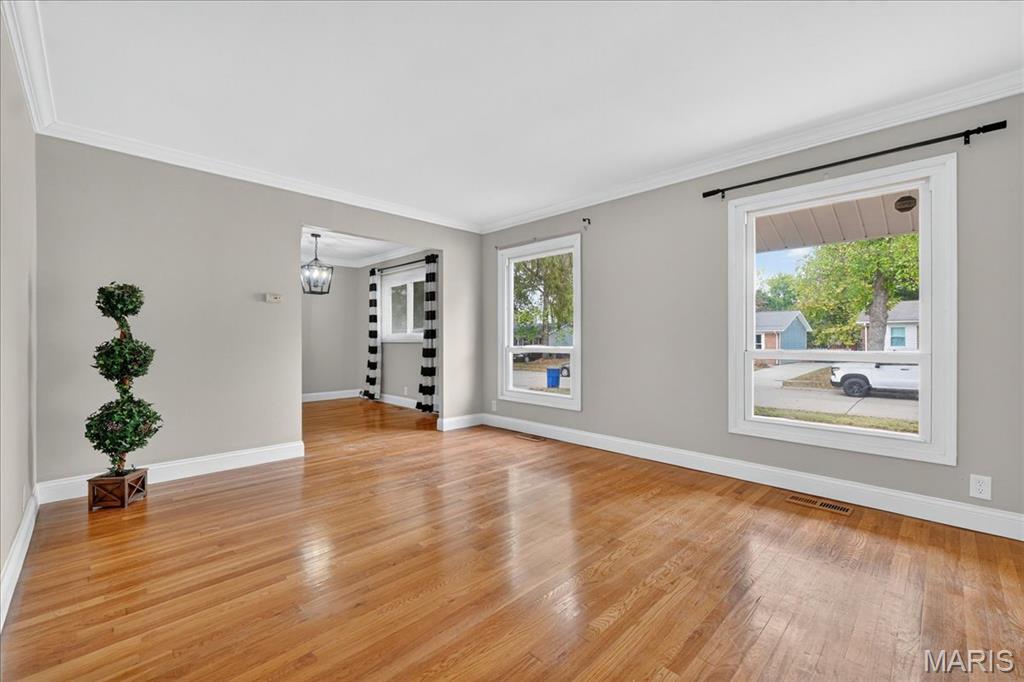 Florissant, Missouri 63033, United States, 4 Bedrooms Bedrooms, ,2 BathroomsBathrooms,Residential,Active,223918