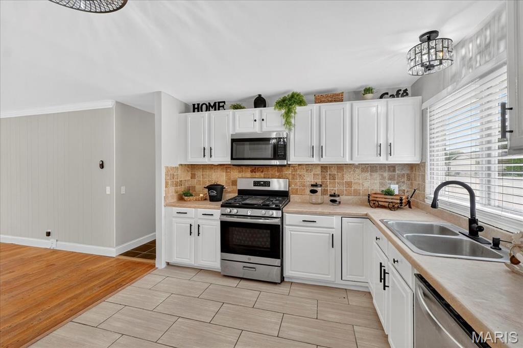 Florissant, Missouri 63033, United States, 4 Bedrooms Bedrooms, ,2 BathroomsBathrooms,Residential,Active,223918