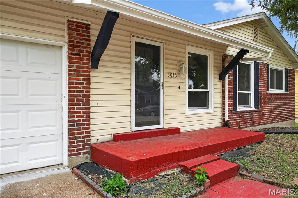 Florissant, Missouri 63033, United States, 4 Bedrooms Bedrooms, ,2 BathroomsBathrooms,Residential,Active,223918