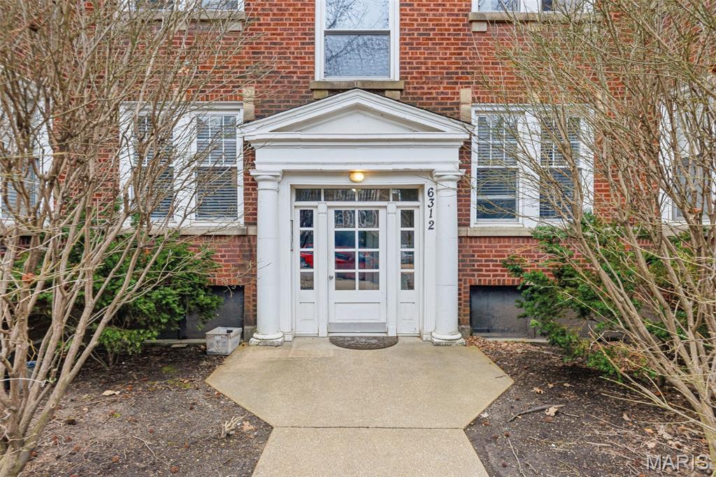 6312 Southwood Condo - Residential