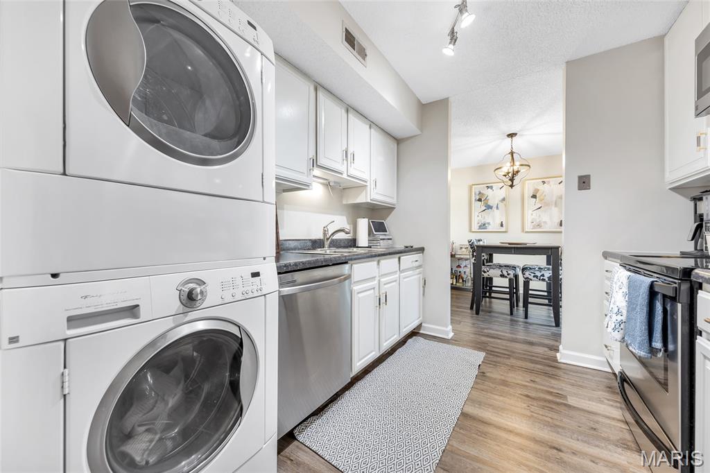 Brentwood Forest Condo Ph Four - Residential