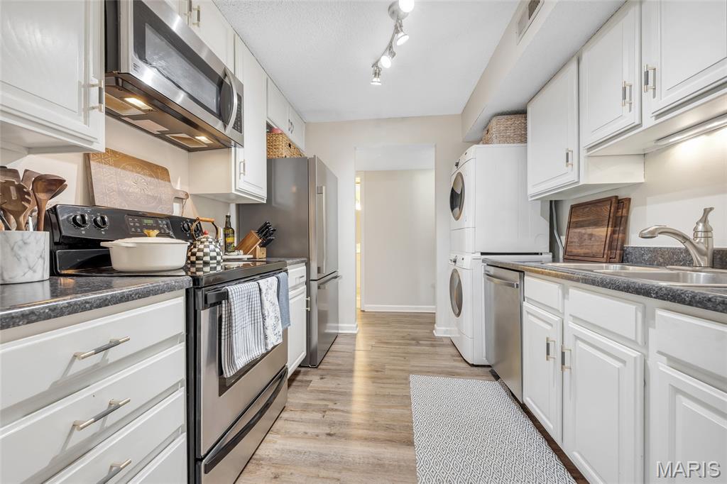 Brentwood Forest Condo Ph Four - Residential