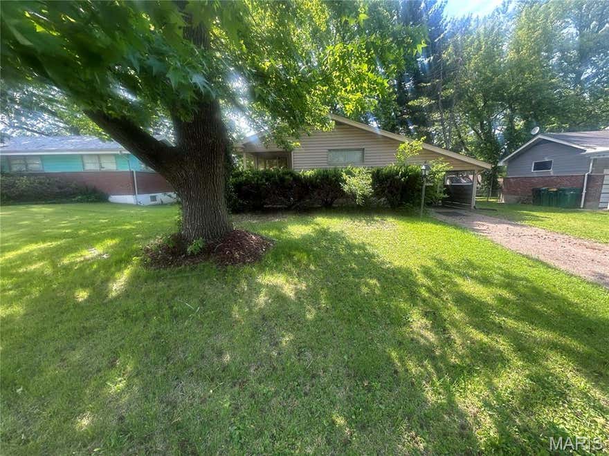 3 Bed | 1 Bath | 1,150 Sq. Ft. 

Turn-key rental property with current market rent at approximately $1,150/month. Property has passed occupancy inspection and features central air. 

Great opportunity for investors looking for a cash-flowing rental. 

Please do not disturb tenant. No showings without an accepted contract.