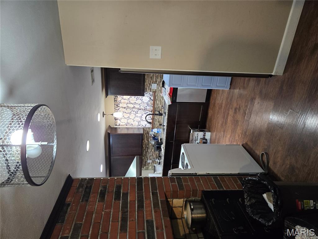 15 Elmwood Place