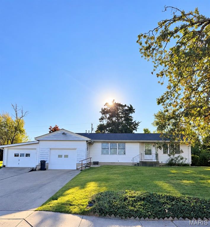 Photo of 903 Parkwood Drive, Rolla, MO 65401 (MLS # 26066550)