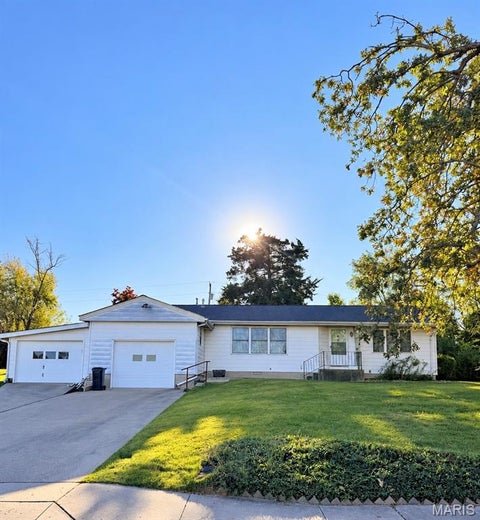 Photo of 903 Parkwood Drive, Rolla, MO 65401 (MLS # 26066550)