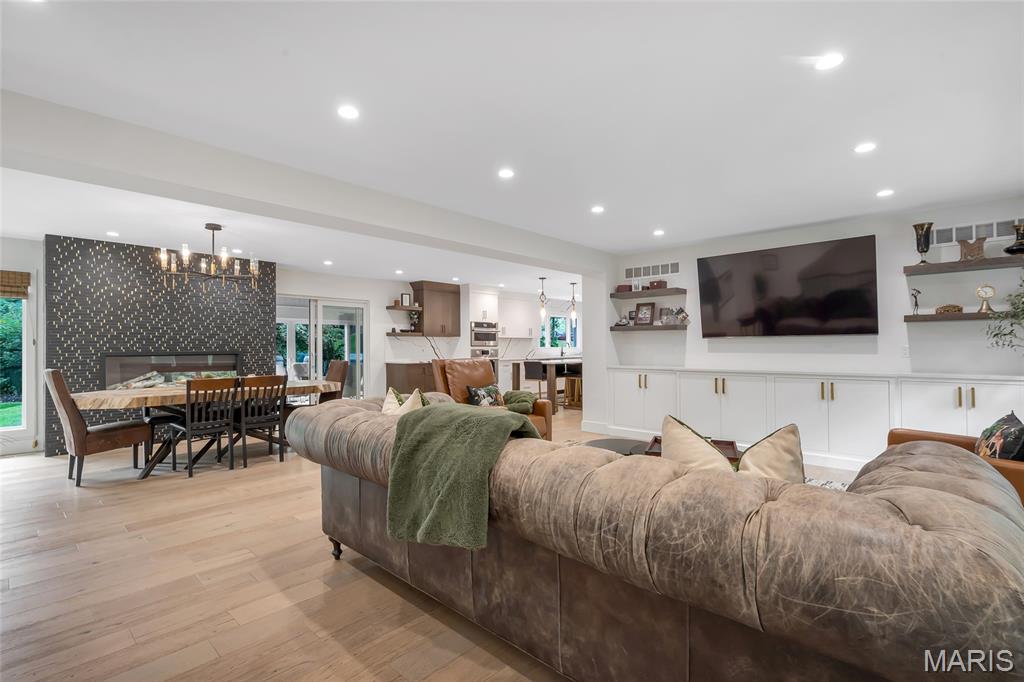 1607 Wyncliff Lane