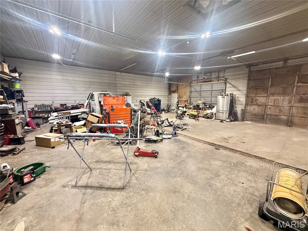 n/a - Commercial Sale