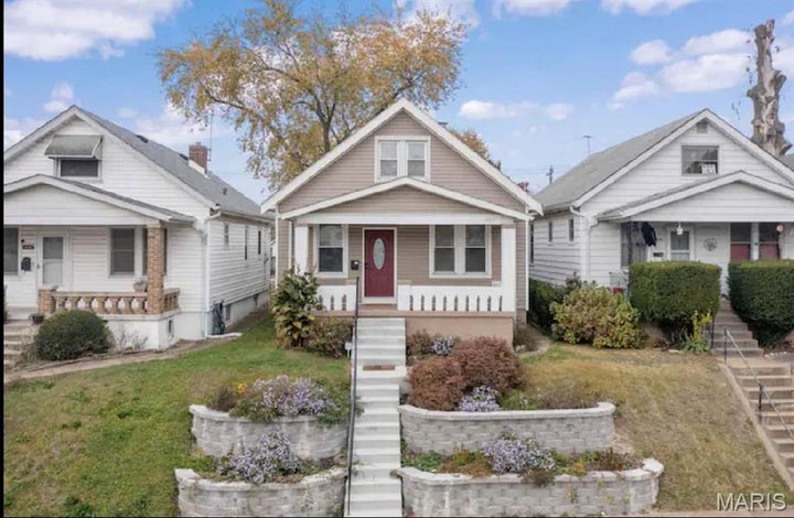 Photo 1 of 22 — 4433 Tholozan Avenue, St Louis, MO 63116
